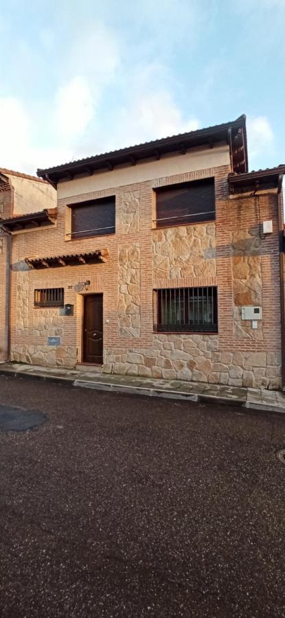 La Higuera De Gredos Villa Higuera de las Duenas Exterior photo